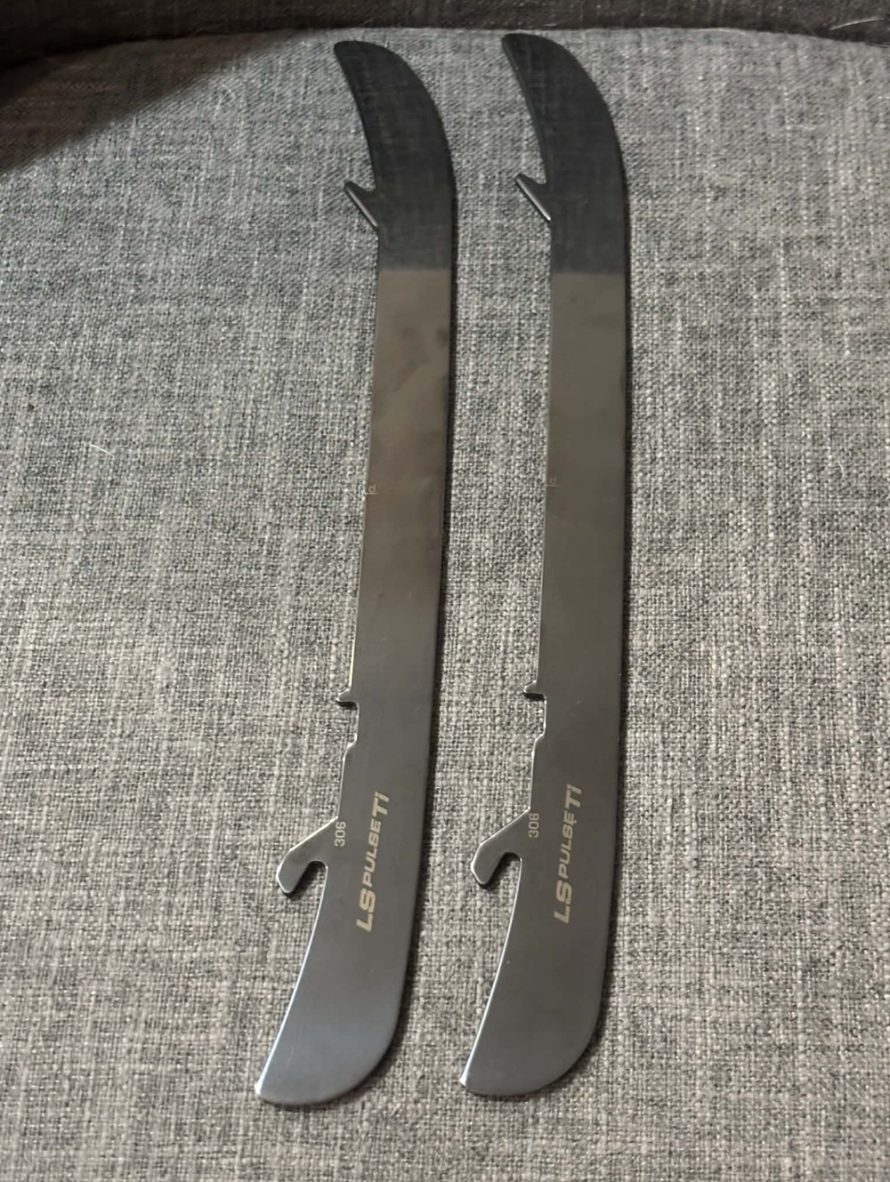 Bauer LS Pulse TI Hockey Steel Runners, Size 306